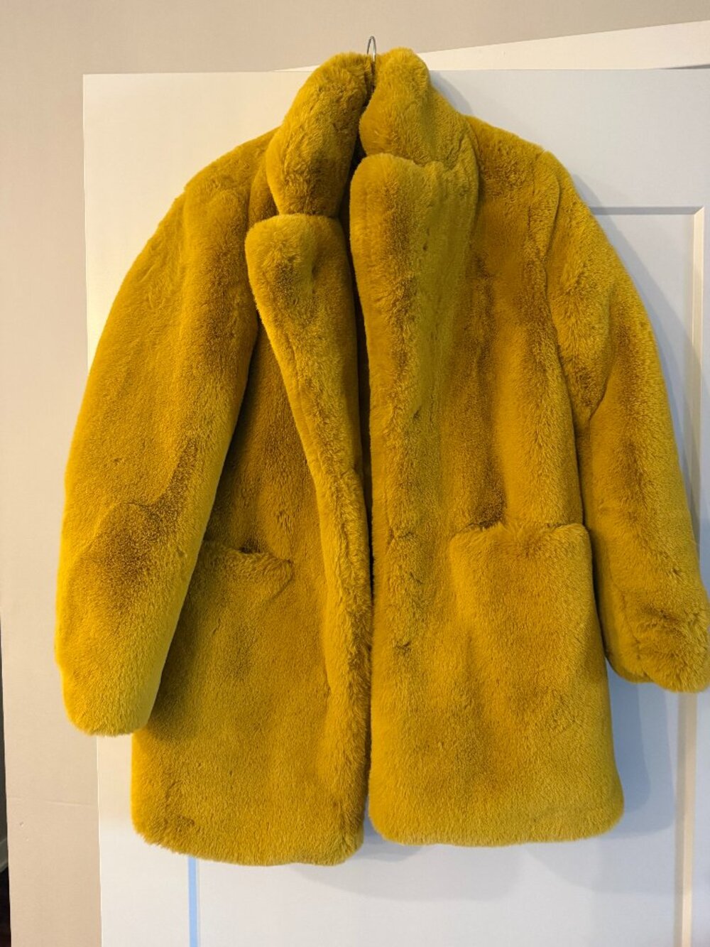 Faux Fir Gold/Yellow Women's coat size M - Nasty Gal - Excellent Condition